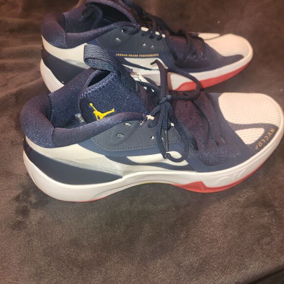 NIKE JORDAN ZOOM SEPARATE MIDNIGHT NAVY WHITE UNIVERSITY RED GOLD SIZE 12.5 - Picture 4 of 10